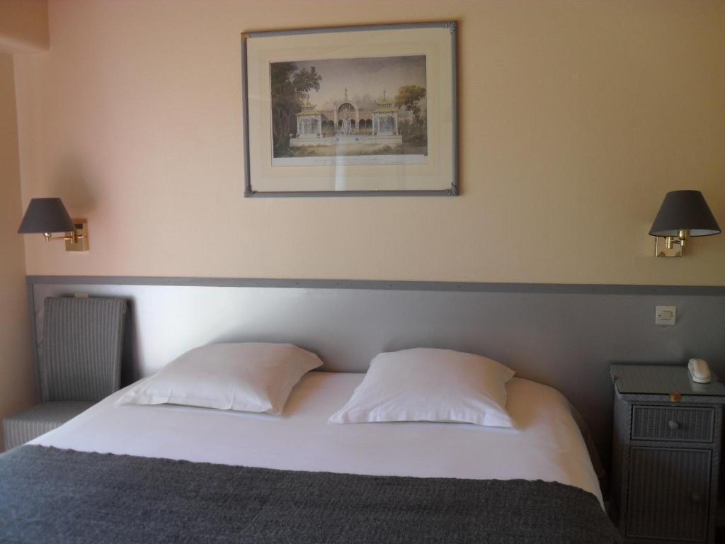 Logis Hotel Val De Vienne Le Vigeant Rum bild