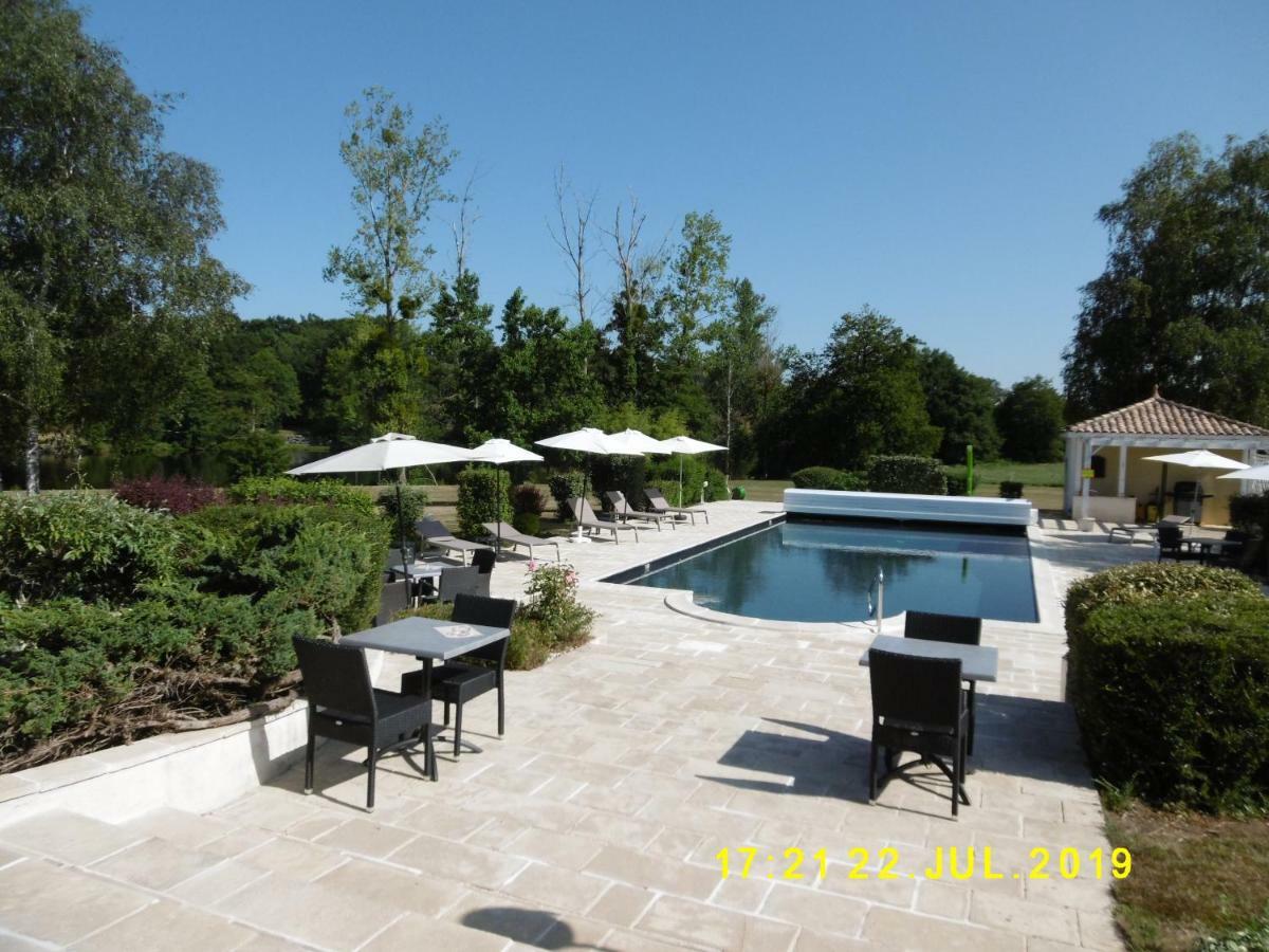 Logis Hotel Val De Vienne Le Vigeant Exteriör bild