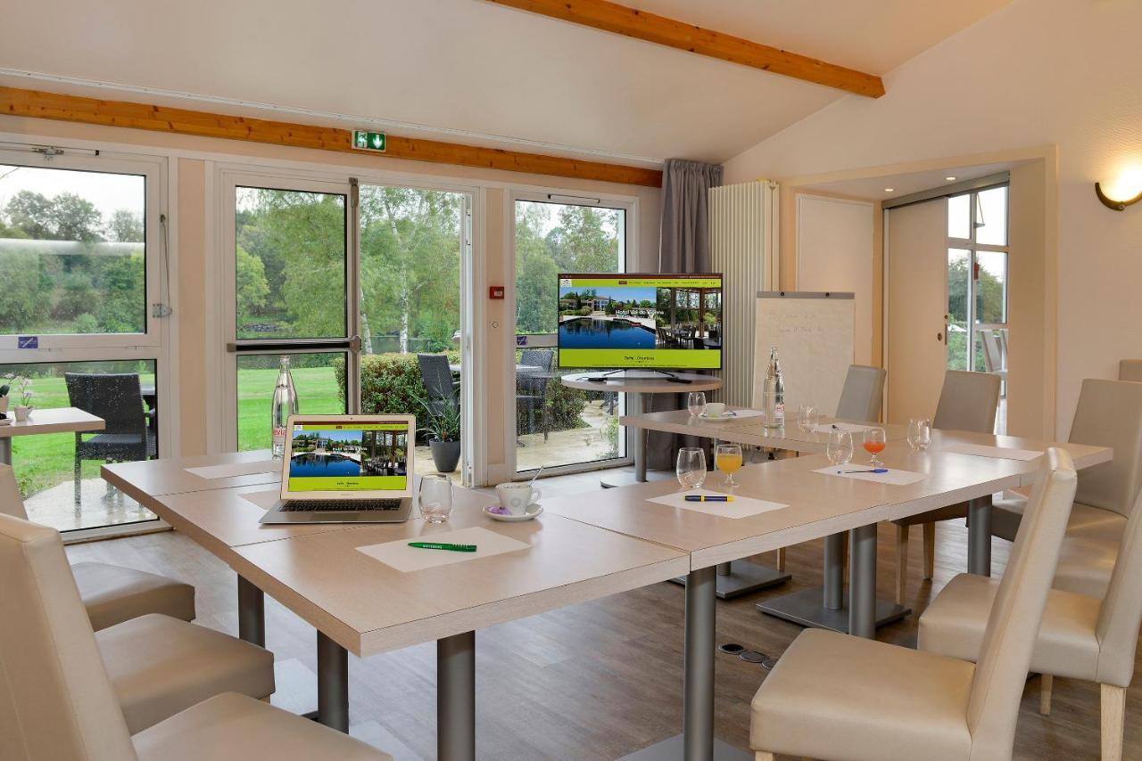 Logis Hotel Val De Vienne Le Vigeant Exteriör bild
