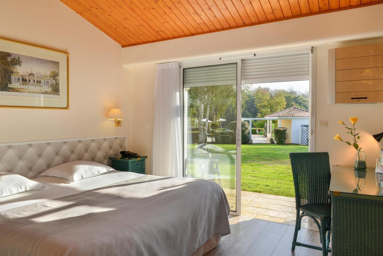 Logis Hotel Val De Vienne Le Vigeant Exteriör bild